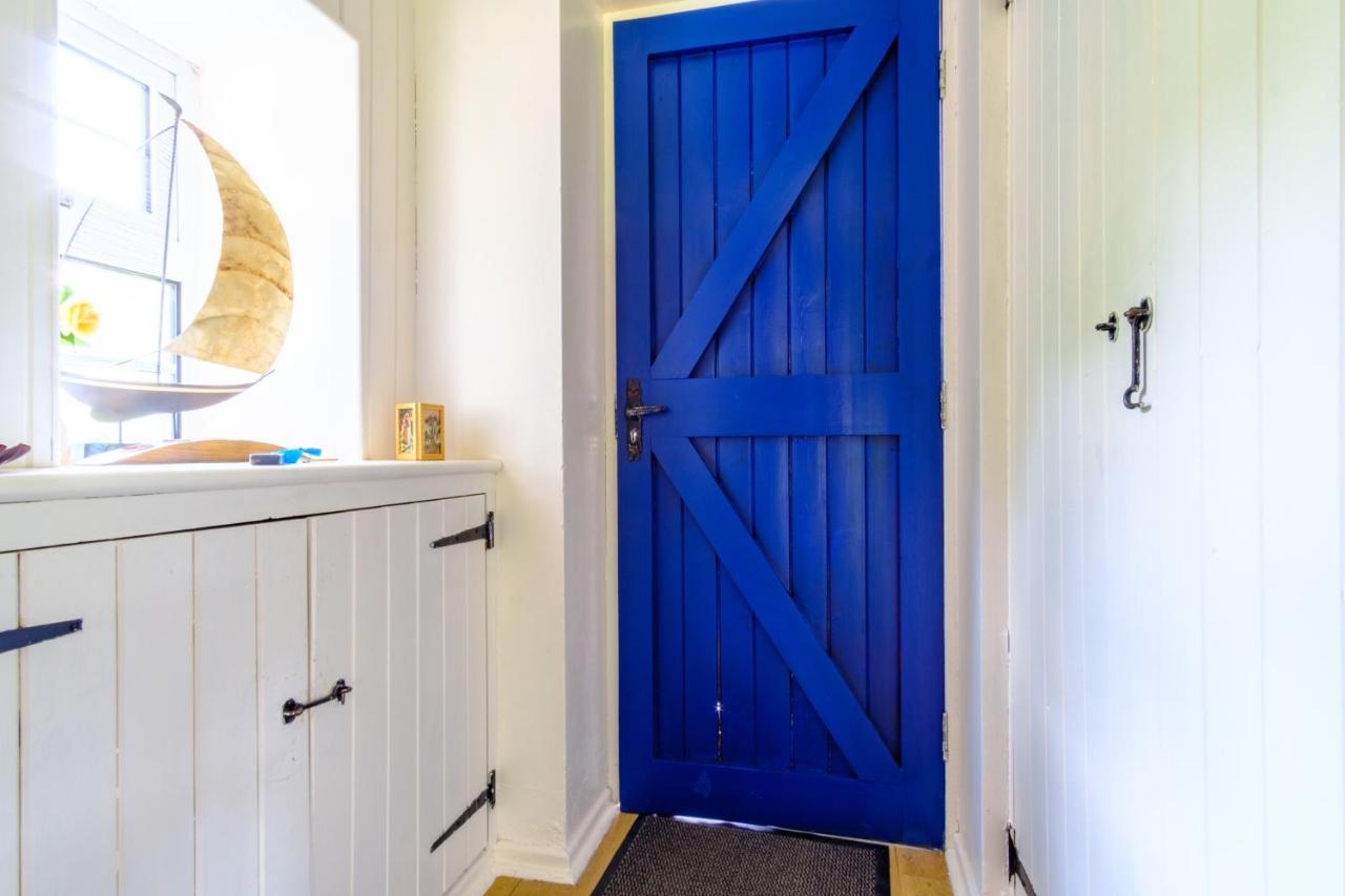 Lakeside Cottage Carmarthen Exterior foto
